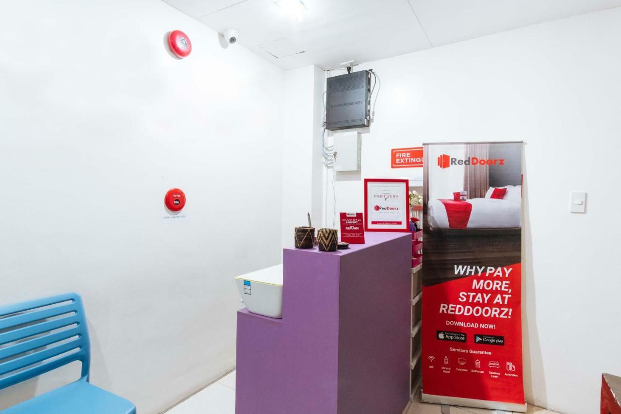 Reddoorz Near Robinsons Place 马尼拉 外观 照片