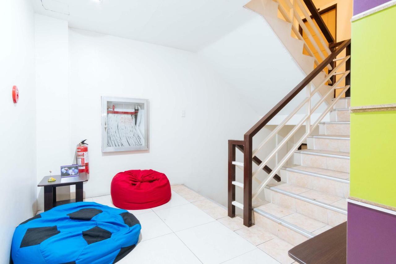 Reddoorz Near Robinsons Place 马尼拉 外观 照片
