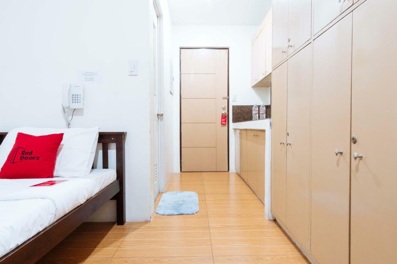Reddoorz Near Robinsons Place 马尼拉 外观 照片