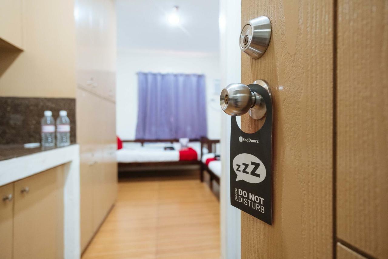 Reddoorz Near Robinsons Place 马尼拉 外观 照片